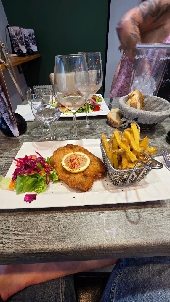 Escalope panée croustillante et frites maison